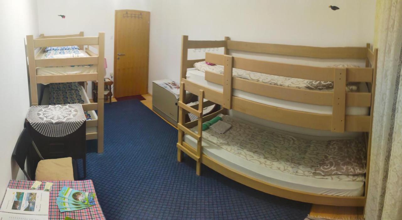 בית הארחה פלוזינה 	Privatni Smjestaj "Mratinje" מראה חיצוני תמונה